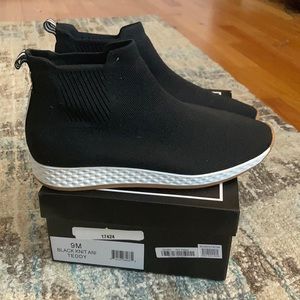 New with box j slides by urban sports size 9